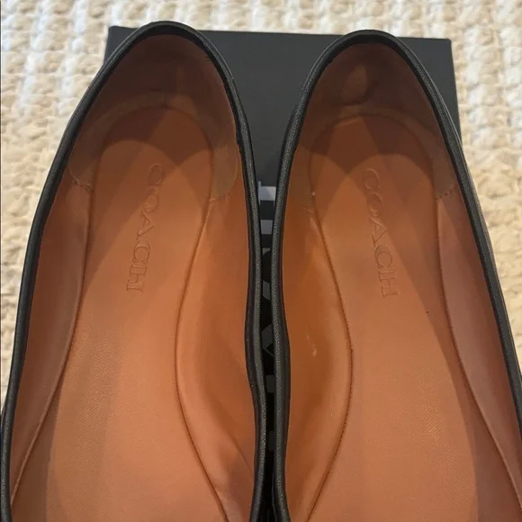 Clearing out ❗️Coach ‘Benni’ Leather Ballet Flats - Picture 3 of 7